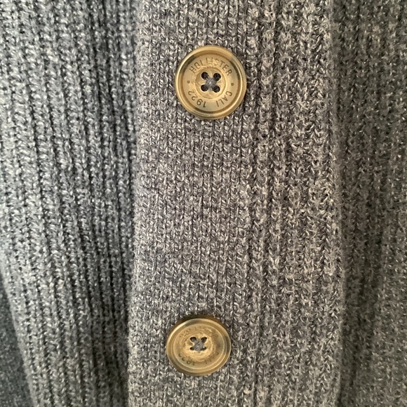 Hollister Cropped Knit Cardigan - Picture 4 of 5